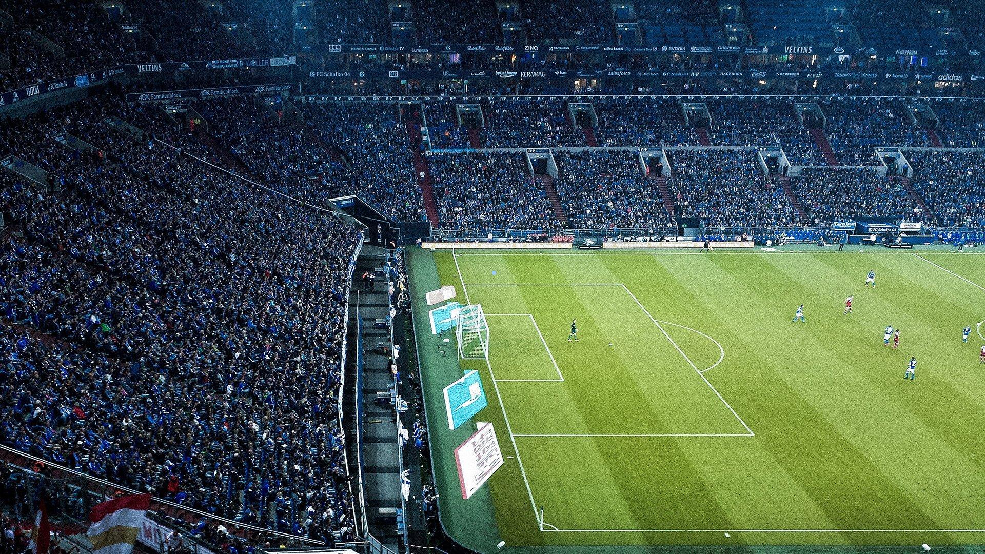 莱万多夫斯基坦言，续约巴萨核心非薪酬议题，职业生涯下一步仍在权衡